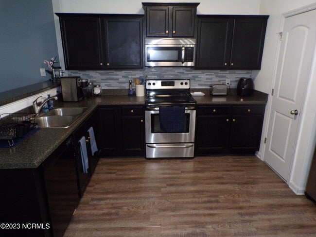 Building Photo - 513 Oyster Rock Ln