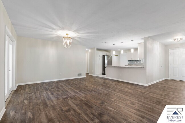 Building Photo - 19 Westford Ln