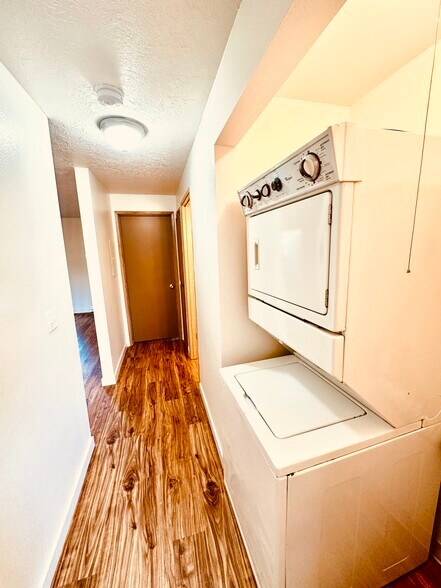 Building Photo - 3640 SW 114th Ave