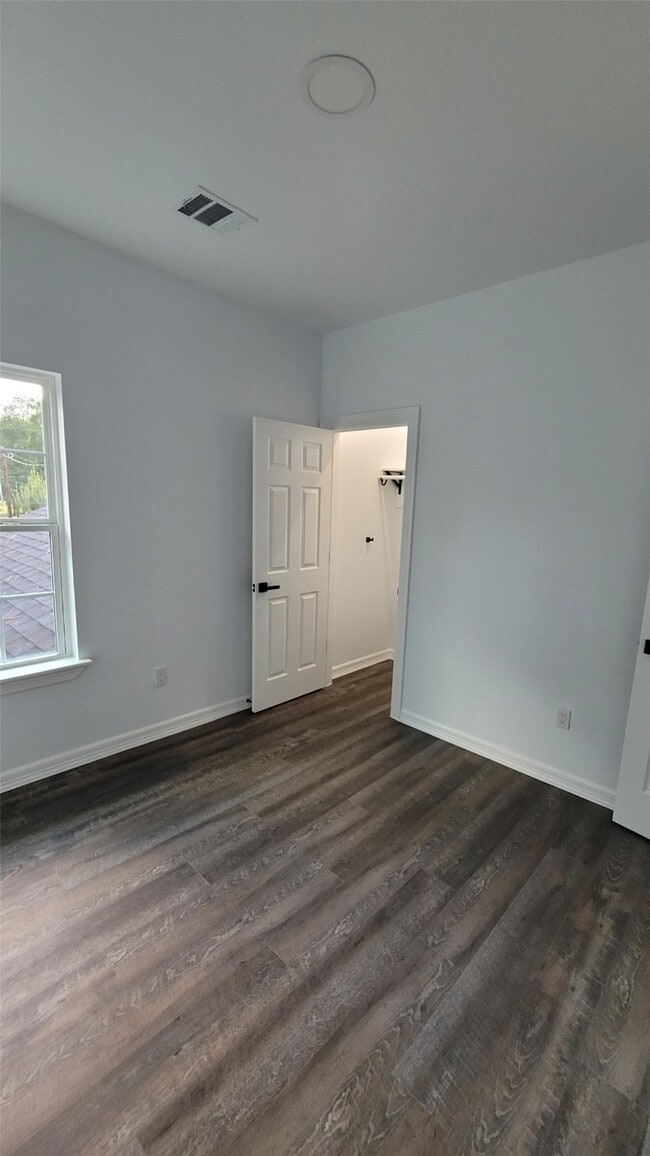 Building Photo - 21324 W Memorial Dr