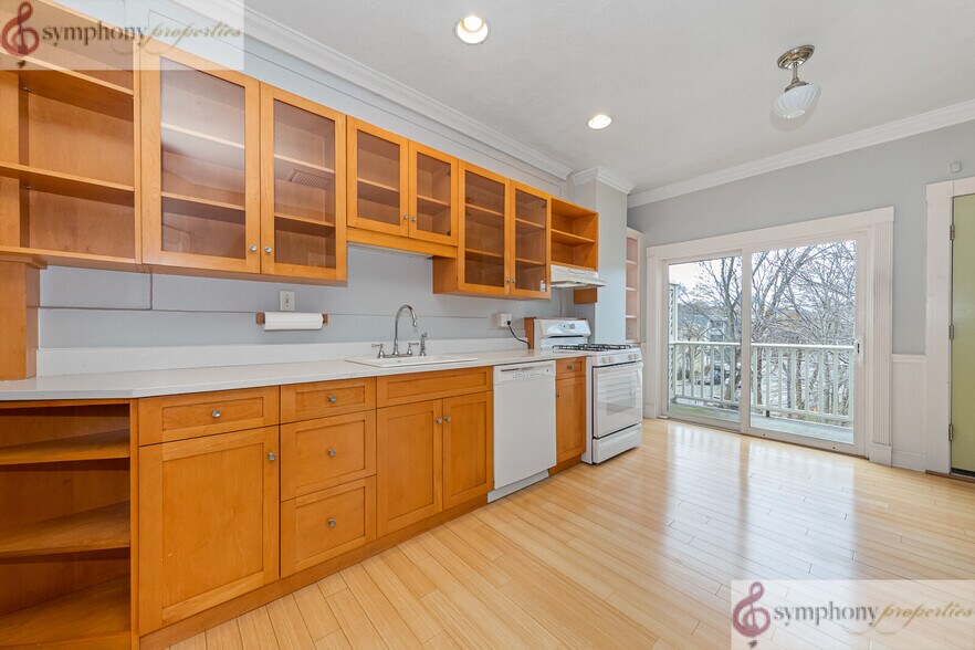 Building Photo - 162 Fuller St