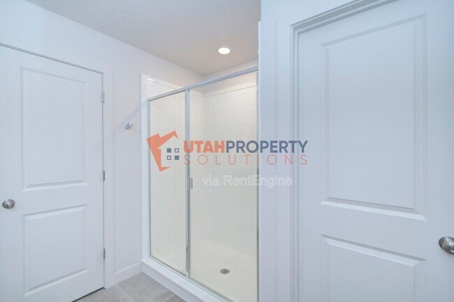 Building Photo - 2697 N Snowberry Dr