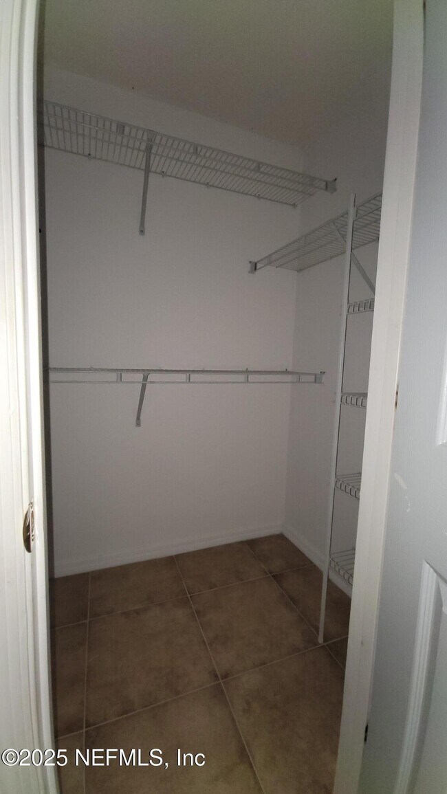 Building Photo - 11119 Tiverton Ct