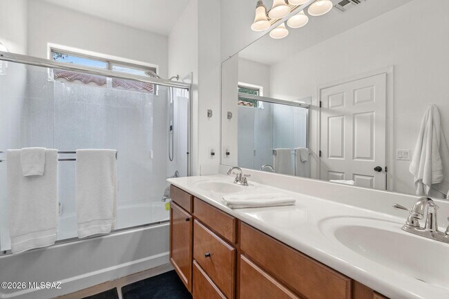 Building Photo - 2256 E Stone Stable Dr