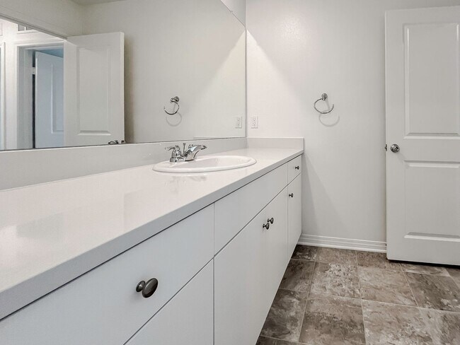 Building Photo - NEWER CONSTRUCTION ~SOLAR~ 3 BED 3 BATH BE...