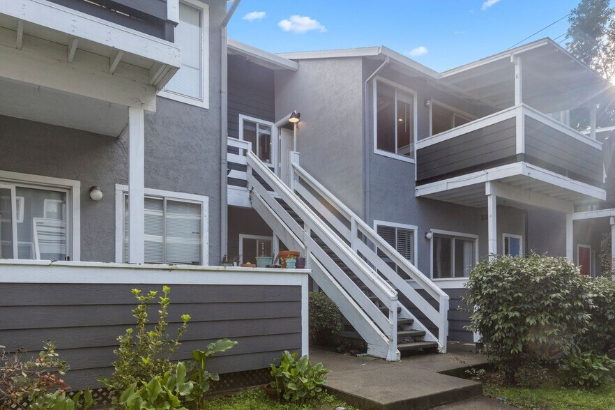 Interior Photo - Redwood Creek Villas