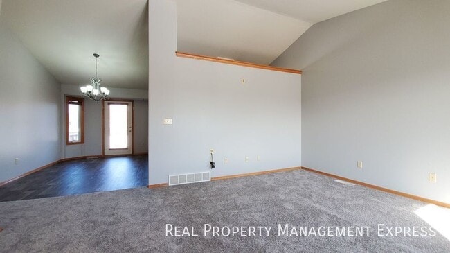 Building Photo - 6809 S Connie Ave
