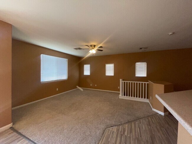 Building Photo - Delightful 2 Bedroom 2 Bathroom Townhouse!