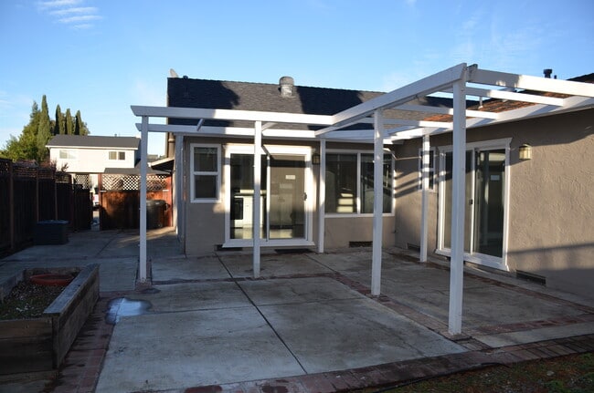 Building Photo - 3576 Yellowstone Ct