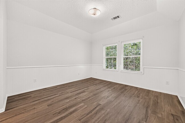 Building Photo - 1415 Kennewick Ct
