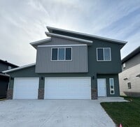 Building Photo - Newly Built in the Wilds neighborhood of West Fargo!