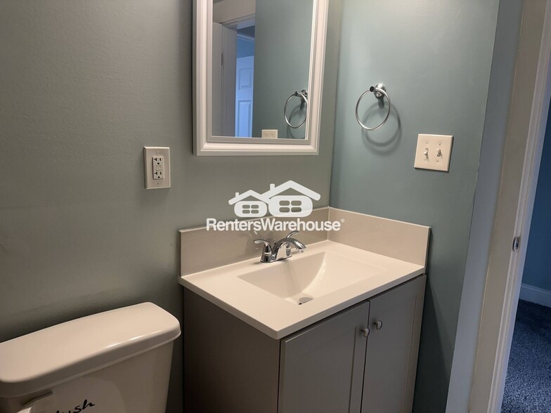 Building Photo - 4045 St Monica Dr