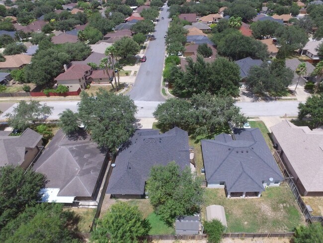 Building Photo - 3B/2B Mcallen ( Ware and Lark )