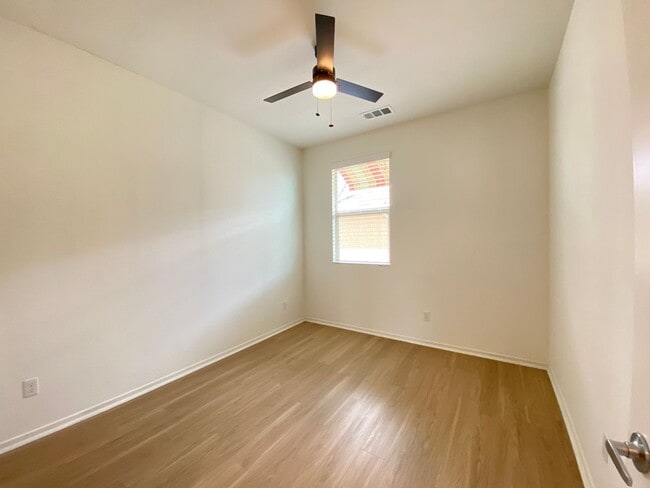 Building Photo - 3 bed, 3.5bath wihtin The Pacific Ridge Community in Oceanside