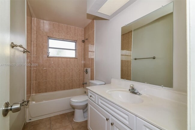 Building Photo - 161 NE 20th St