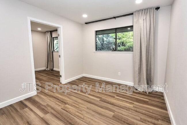Building Photo - 3160 Watt Ave