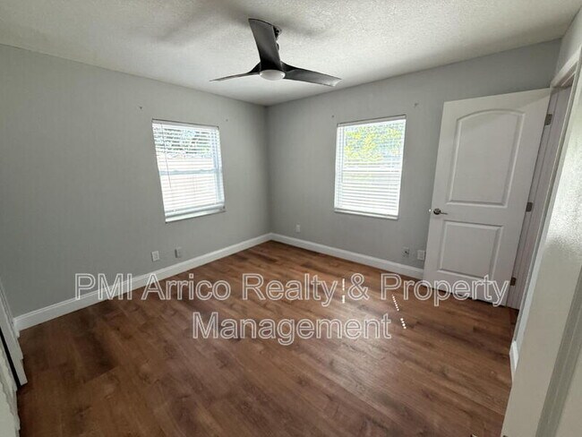 Building Photo - 2809 Marconi St