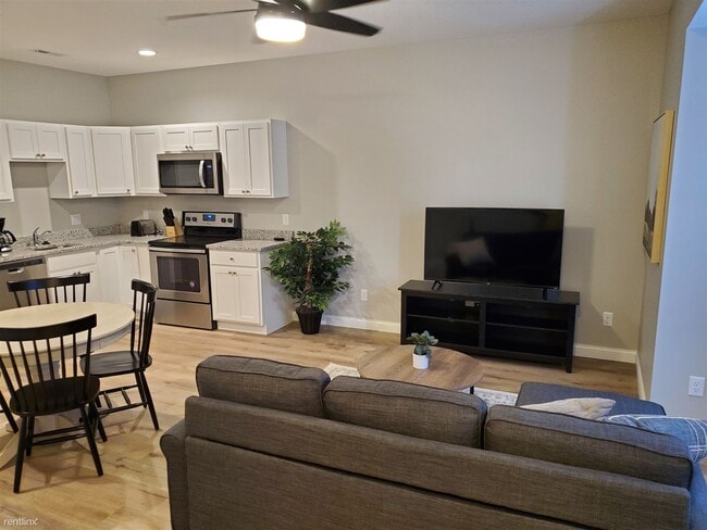 Building Photo - 5113 Devils Glen Rd