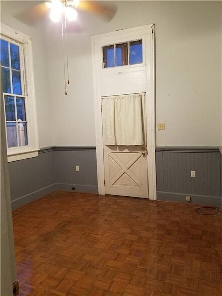 Building Photo - 921 N Miro St