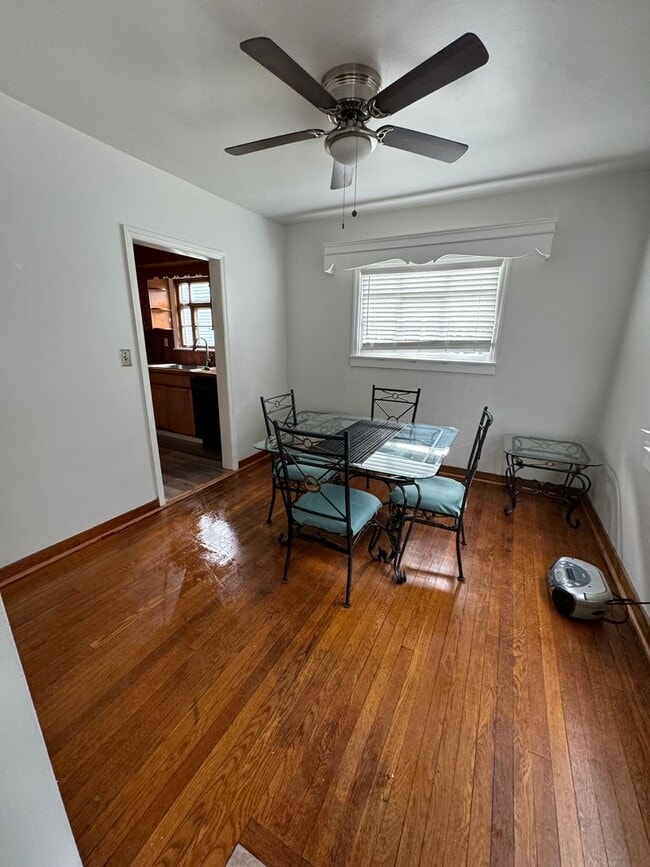 Building Photo - 2-bedroom House for Rent in Monongahela