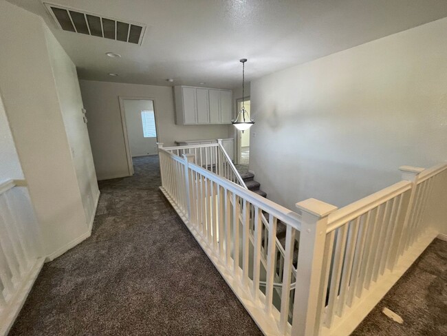 Building Photo - Victorville- Tanamera Home-  4 Bedrooms, 3...