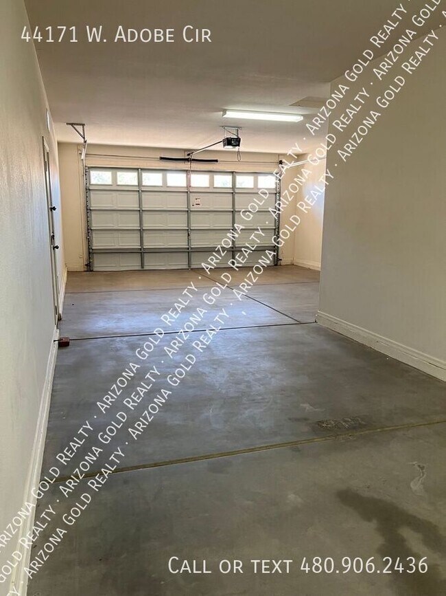 Building Photo - 44171 Adobe Cir