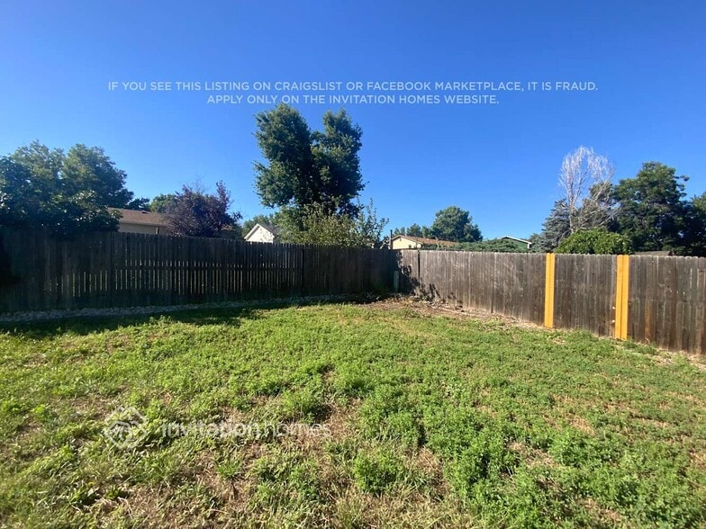 Building Photo - 15984 E Bates Pl