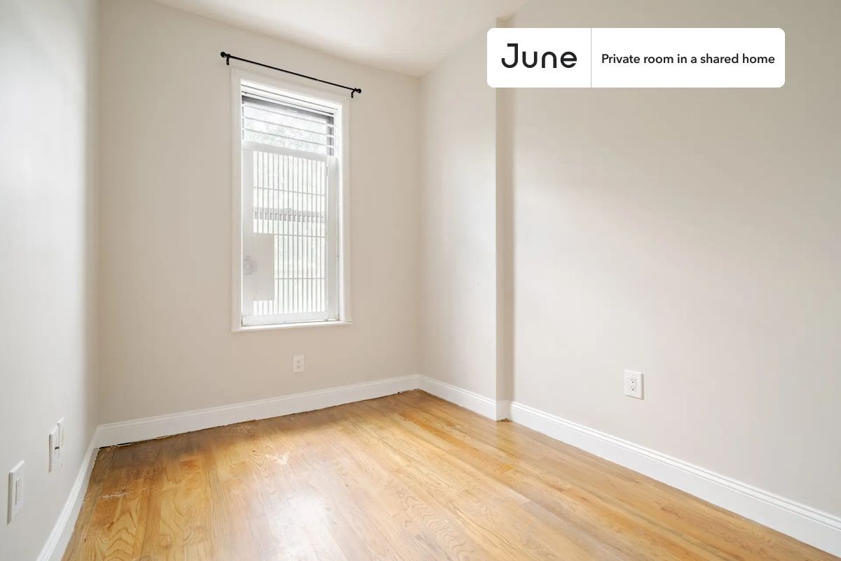 Building Photo - Room in Shared 5 bed/1 bath home