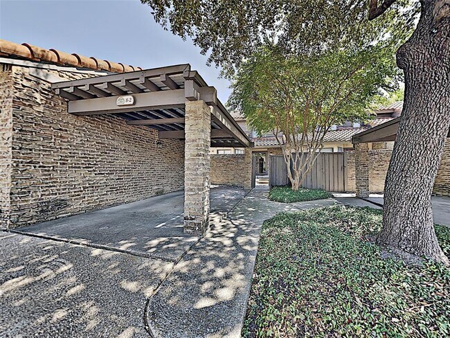 Building Photo - 777 Custer Rd
