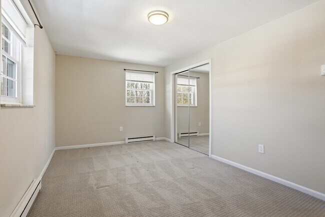 Building Photo - 39 Pleasant St