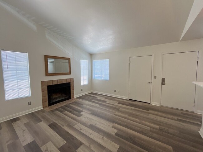 Building Photo - A stunning 2-bedroom, 1-bathroom rental pr...