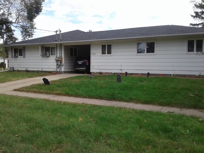 Primary Photo - 502 S. Congress