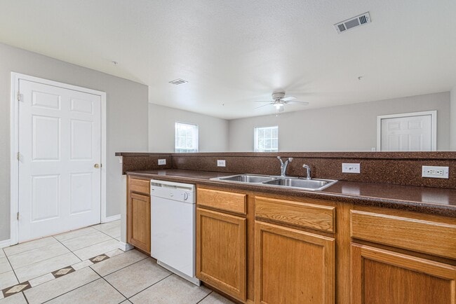 Building Photo - 100 Corwin Dr