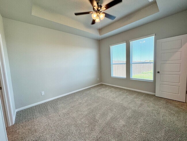 Building Photo - Stunning 3x2 Luxury Duplex in Buda, TX!