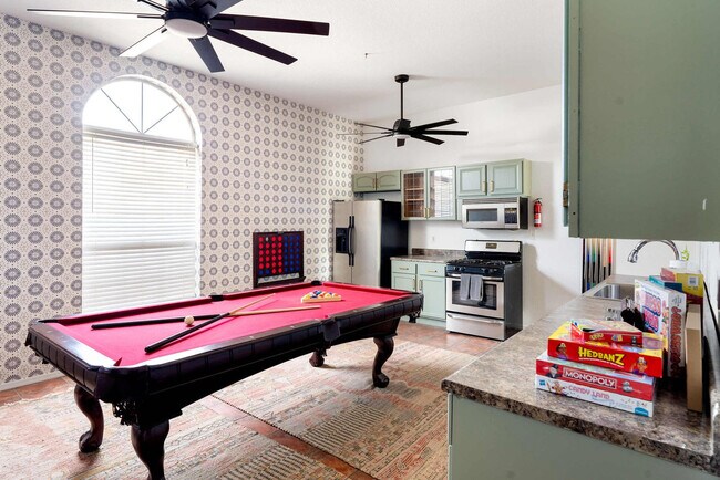 Building Photo - 6235 E Thunderbird Rd