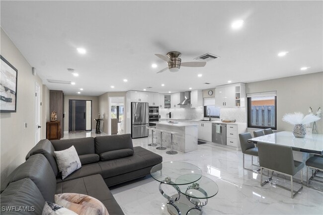 Building Photo - 659 108th Ave N