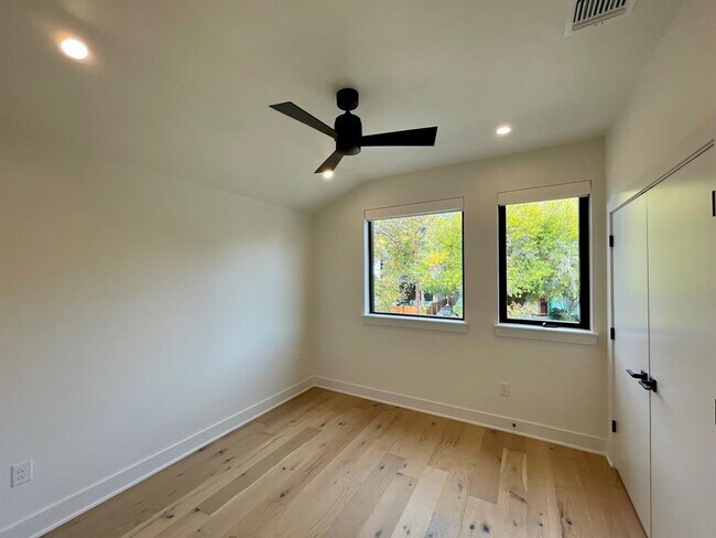 Building Photo - 1309 Palo Duro Rd