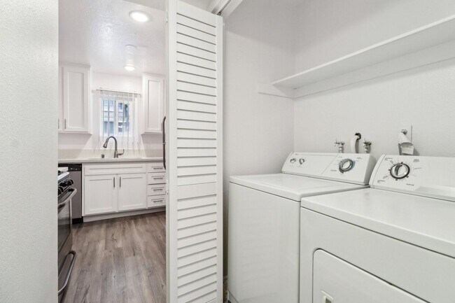 Interior Photo - 14056 Valleyheart