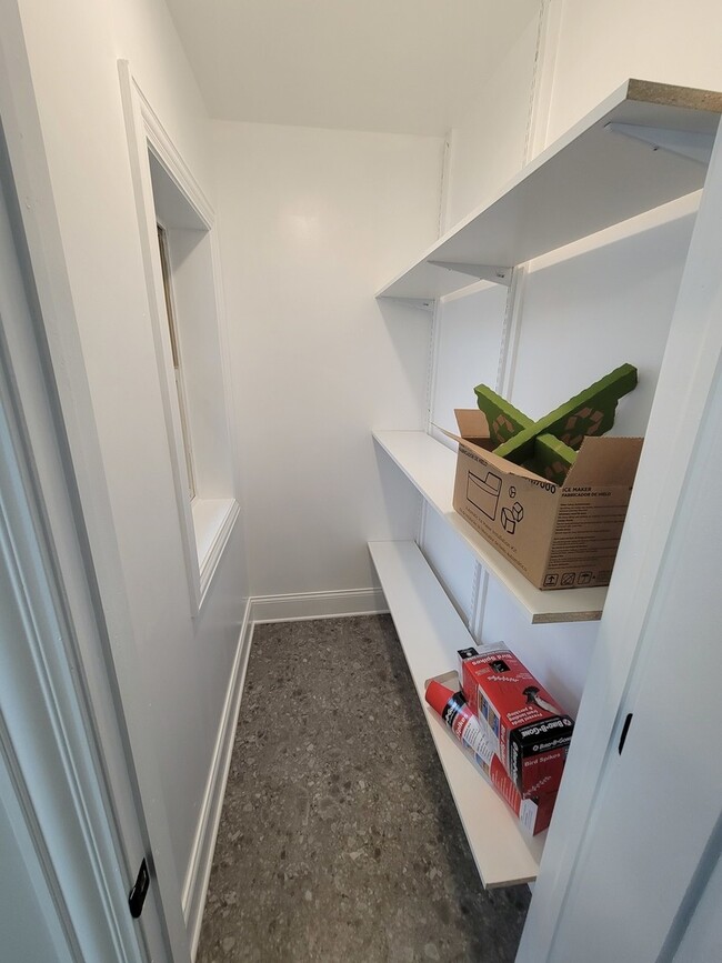 Building Photo - 6418 N Richmond St