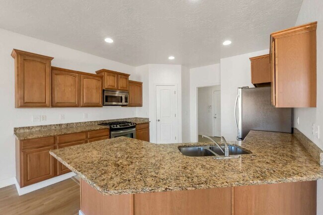 Building Photo - Beautifully Updated 3-Bedroom Home Near Traverse Mountain with Stunning Point of the Mountain Views!