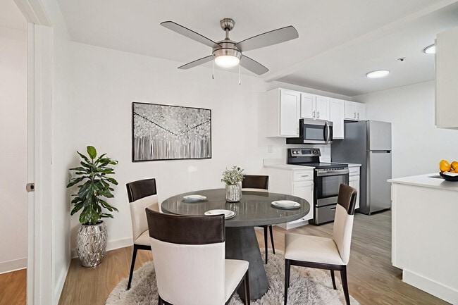 Building Photo - Plum Tree Park