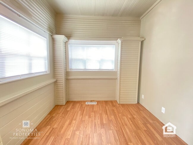 Building Photo - Charming 3bd/2ba Home on Sonoma Highway