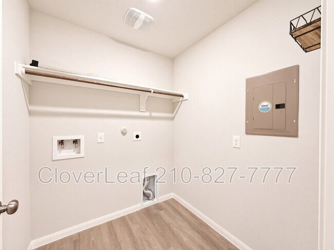Building Photo - 7939 Dovers Den