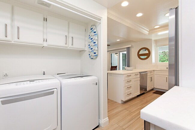 Kitchen - 544 Via De La Valle