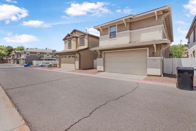 Building Photo - 3828 E Jasper Dr
