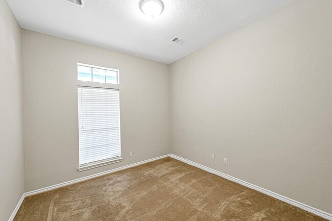 Building Photo - 1438 Crescent Green Dr