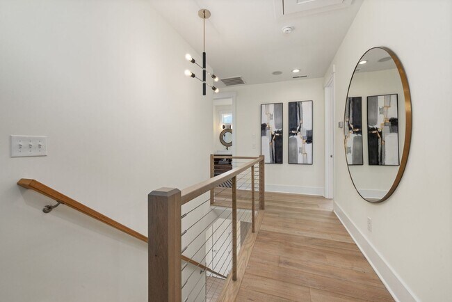 Building Photo - Modern 4-bedroom, 3 bathroom in the heart of Durham