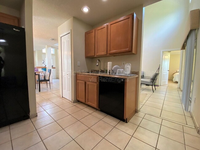 Building Photo - 4417 Waterside Pointe Cir