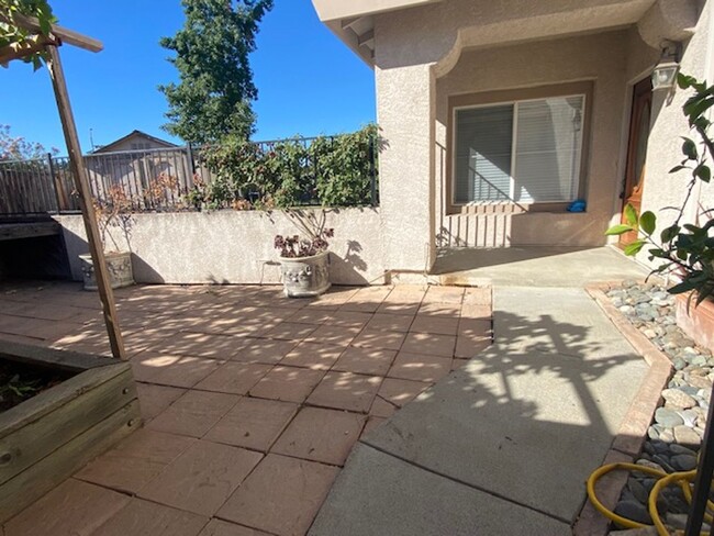 Building Photo - Beautiful Rocklin home on Cul-de-sac