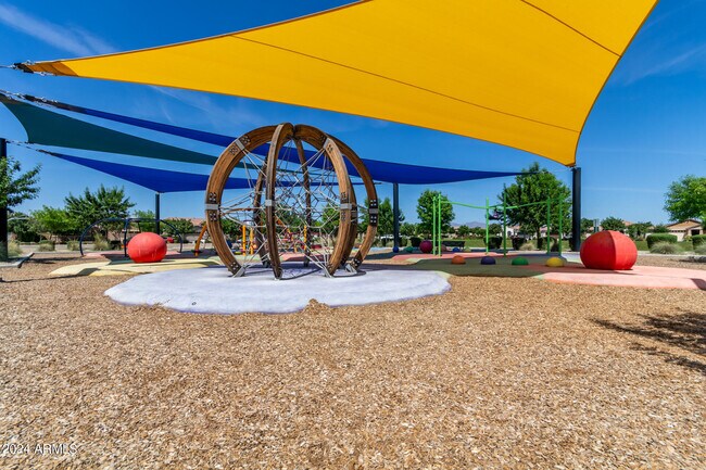 Building Photo - 9746 E Tumbleweed Ave